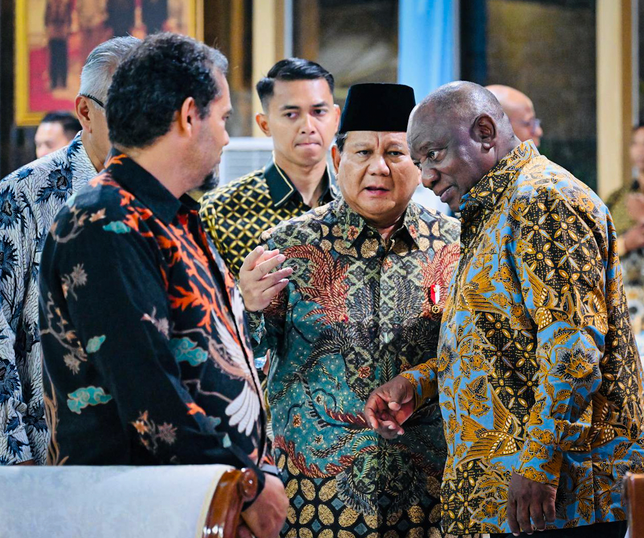 Presiden Ramaphosa Kenakan Batik dalam Jamuan Kenegaraan di Jakarta