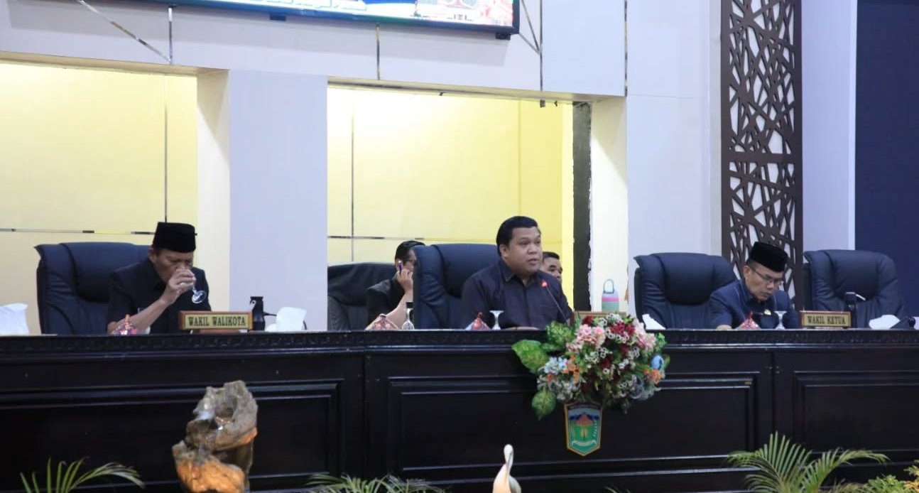 Ketua DPRD Pimpin Paripurna Tanggapan Wali Kota atas Pandangan Fraksi terhadap Ranperda APBD 2026