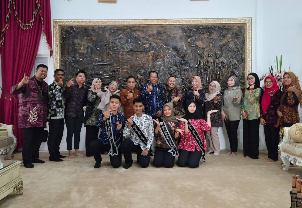 Wawako Lepas Peserta Bujang Gadis Sungai Penuh ke Ajang Provinsi Jambi