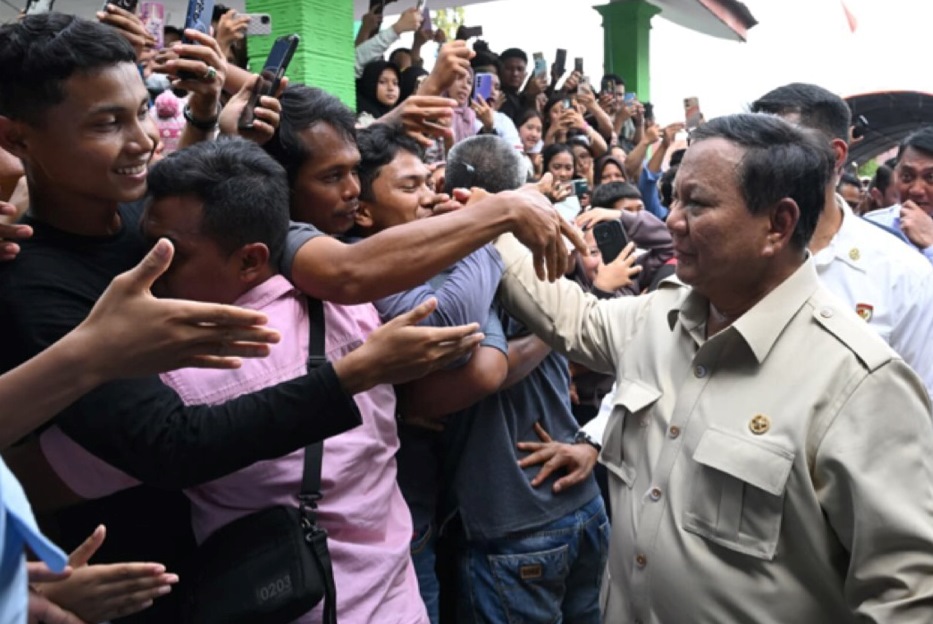 Presiden Prabowo Tinjau Langsung Pengungsian Bencana di Langkat (Foto Setkab)