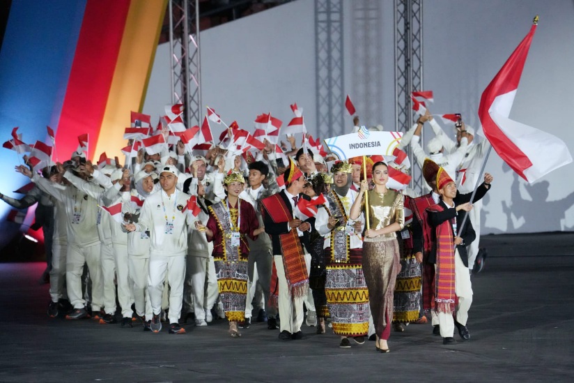 Defile Kontingen Indonesia Memukau di Pembukaan SEA Games 2025 Bangkok