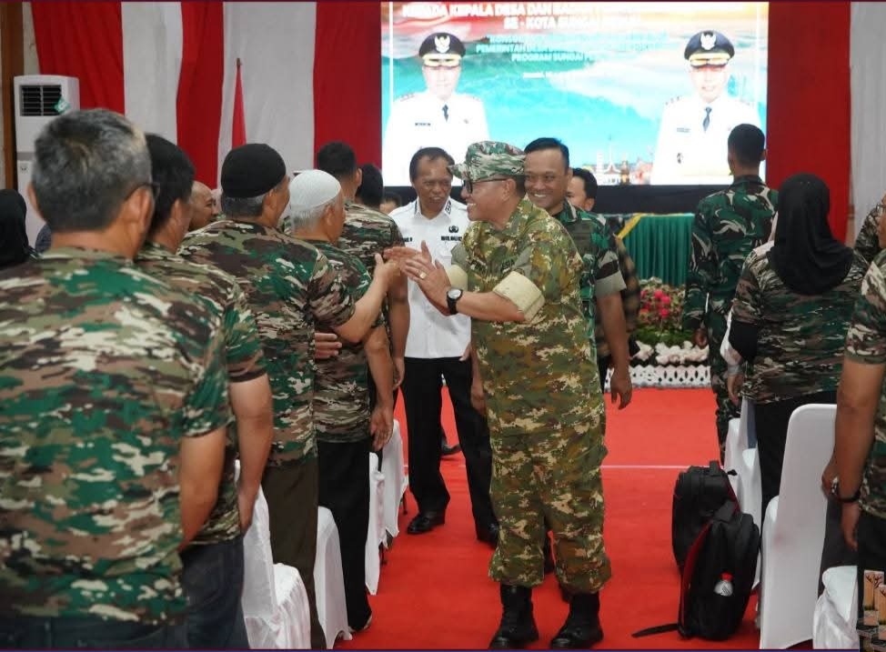 Tutup Bimtek Kades–BPD, Wako Alfin Dorong Desa Bebas Sampah 2030