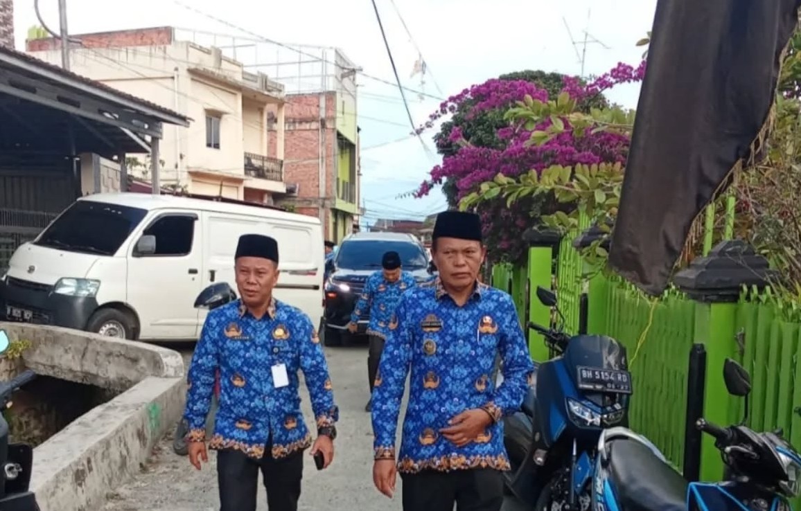 Wawako Sungai Penuh Melayat dan Perintahkan Evaluasi Keamanan Wahana Istana Balon Usai Bocah Tewas