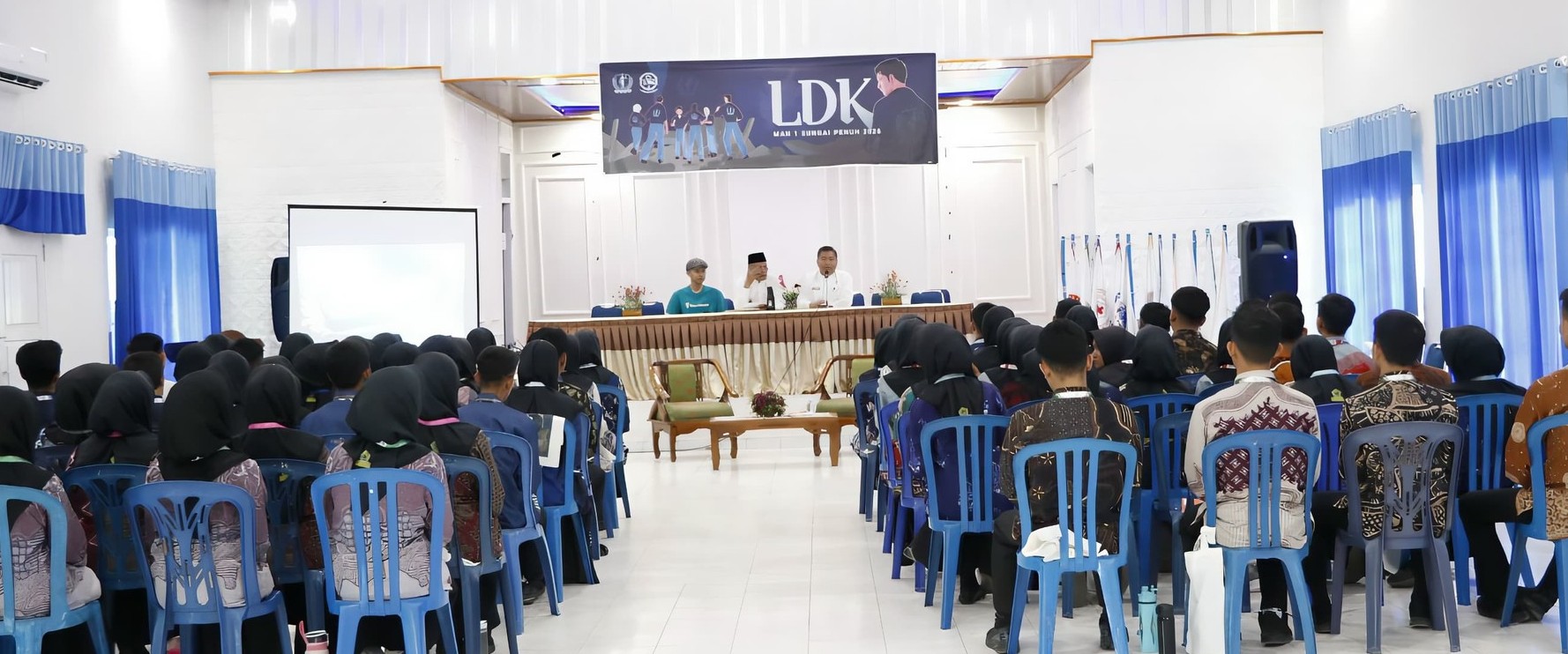 Siswa MAN 1 Kota Sungai Penuh mengikuti Latihan Dasar Kepemimpinan (LDK), Jumat (30/1/26)