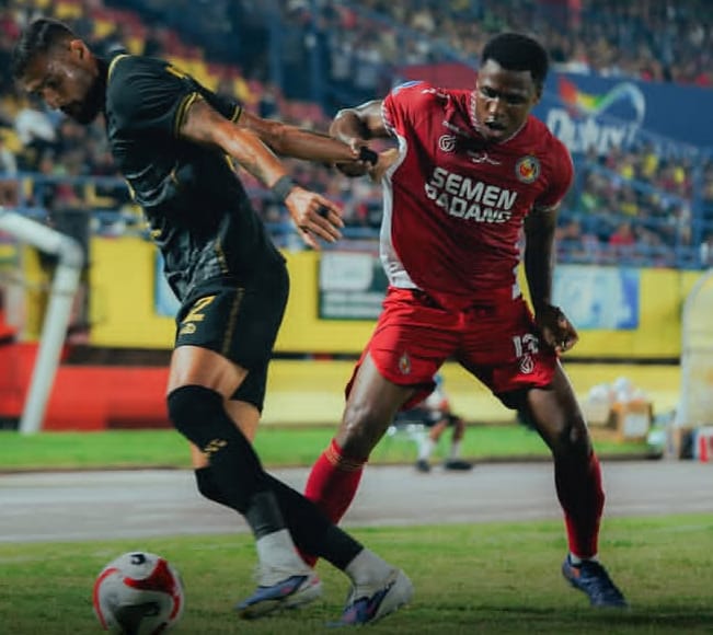 Semen Padang Bangkit di Markas Sendiri