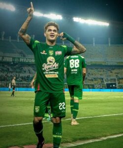 Gol Gali Freitas Buat Persebaya Kunci Kemenangan atas PSM
