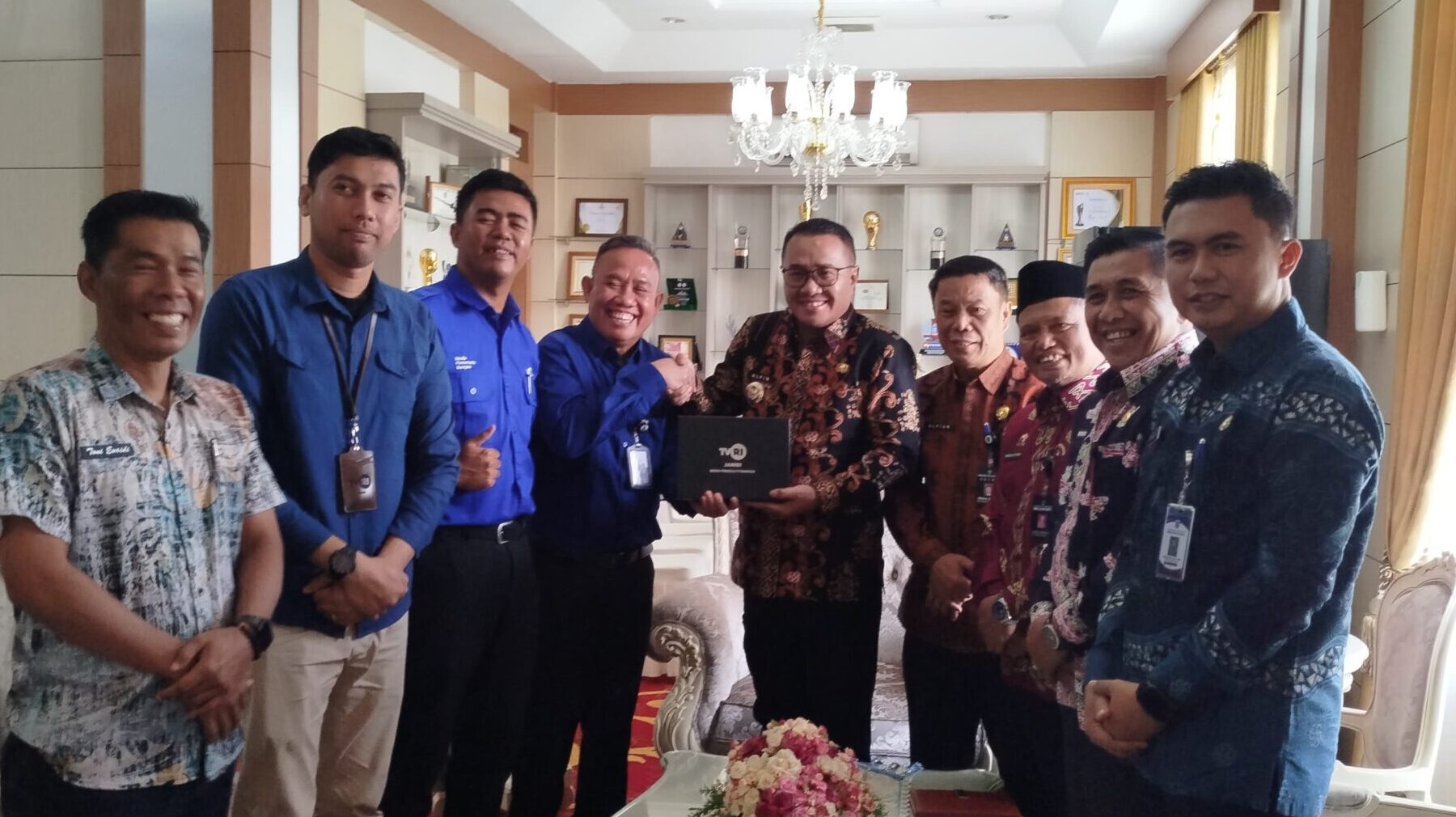 Sinergi Media dan Pemerintah, Wako Alfin Sambut Langsung Kepala TVRI Jambi di Sungai Penuh