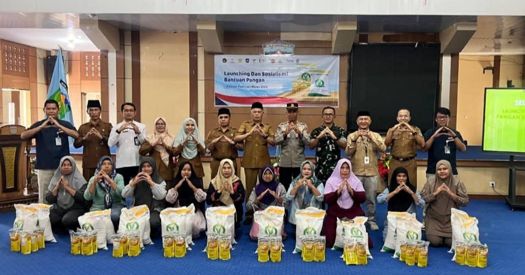 Ribuan Warga Sungai Penuh Terima Bantuan Beras dan Minyak