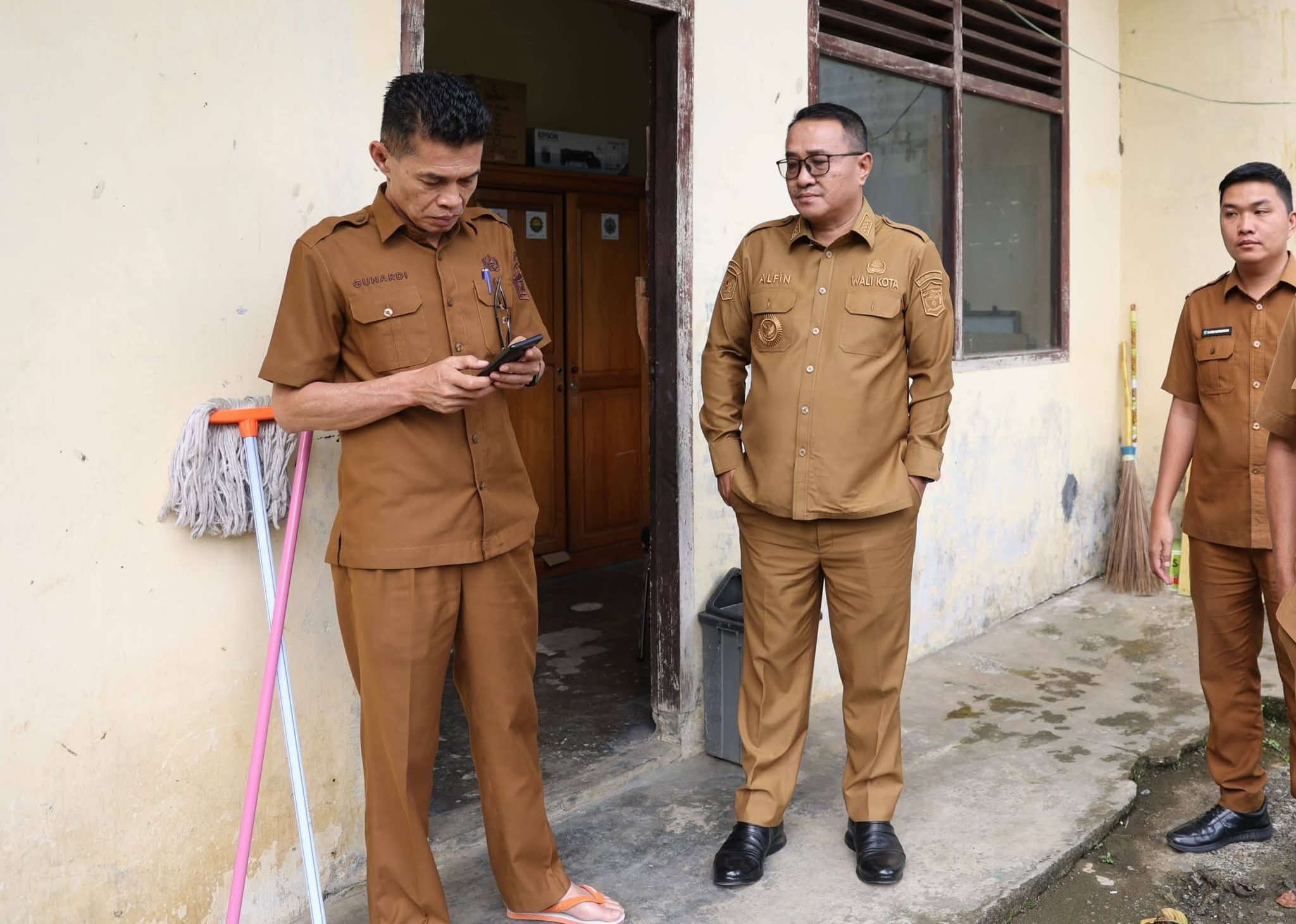 Wako Alfin Sidak Dinkes, Kadis Kepergok Main HP dan Pakai Sandal Jepit