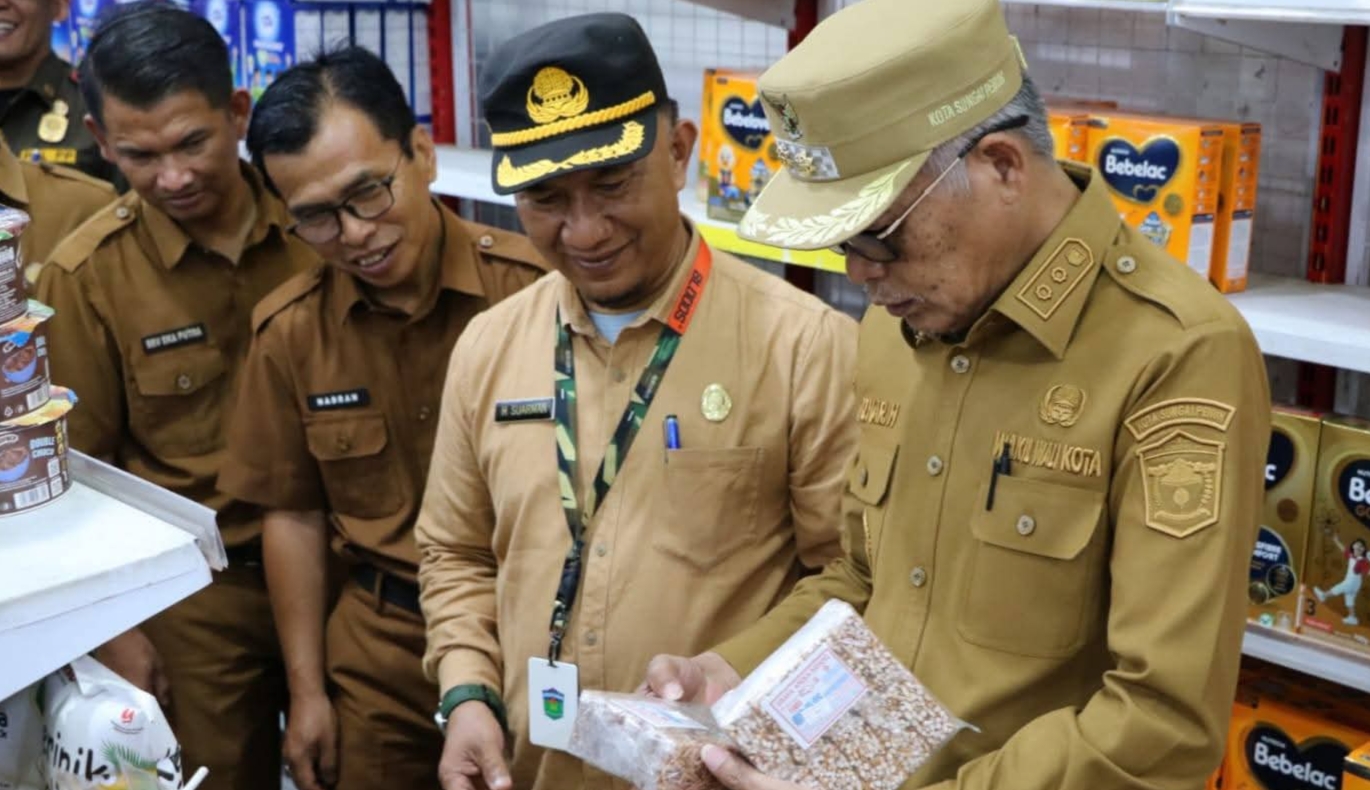 Jelang Idul Fitri, Wawako Azhar Sidak Pasar: Harga Sembako Masih Stabil