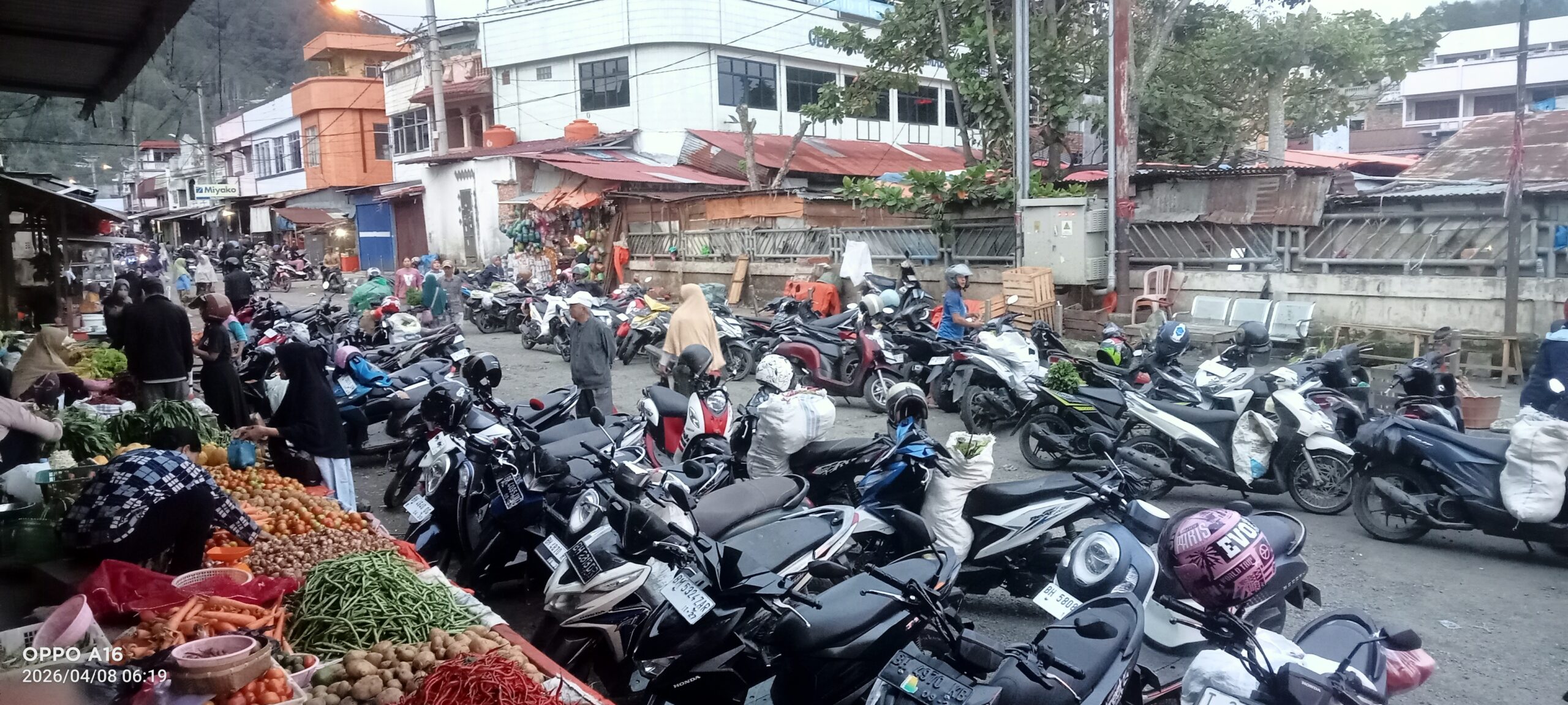 Demi Keamanan, Warga Desak Pemkot Legalkan Parkir di Jalan M. Yamin