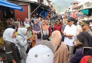 Wawako Tinjau Penataan Pasar Tanjung Bajure, Pastikan Tertib