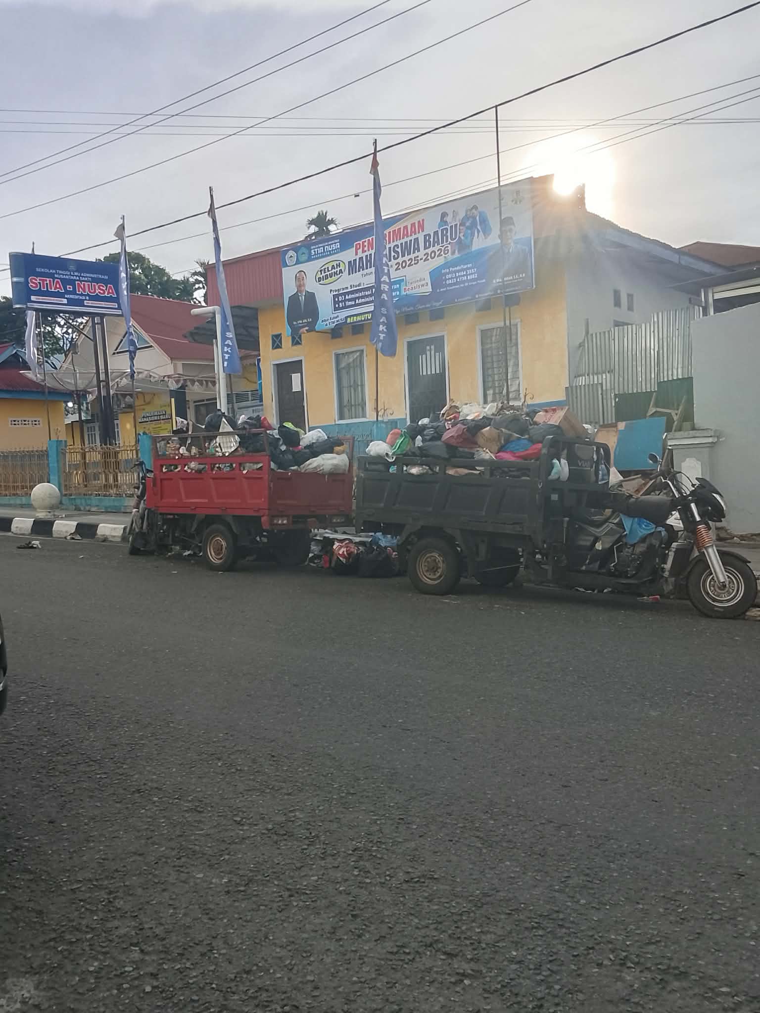 Sampah Menumpuk di Jalan Jenderal Sudirman, Dinas Lingkungan Hidup Tidur ?