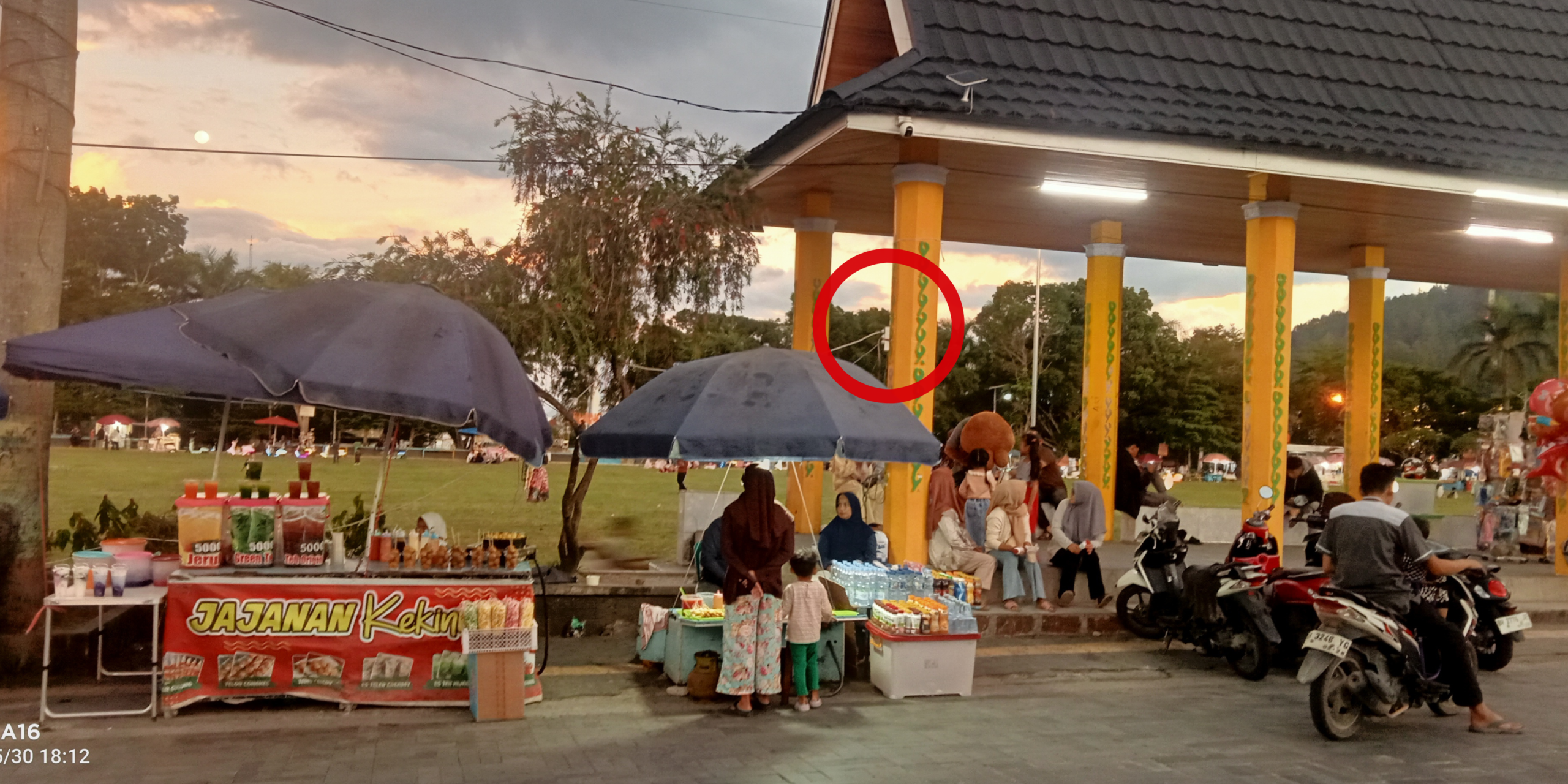 Legalitas Listrik PKL di Lapangan Merdeka Sungai Penuh Dipertanyakan ?