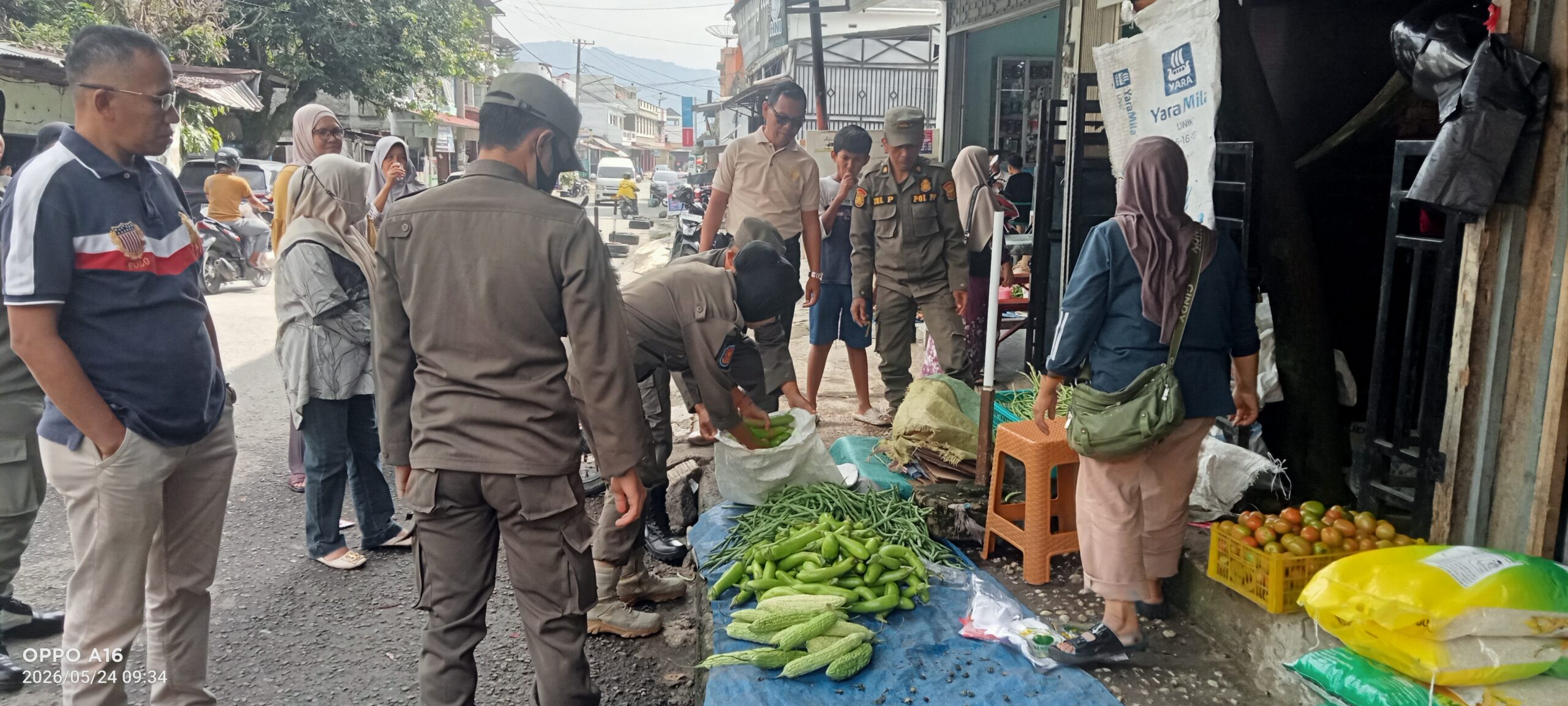 Jelang Idul Adha 1447, Sat Pol PP Tertibkan PKL Secara Humanis