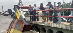 Portal Jembatan Kerinduan Sungai Penuh Roboh, Dishub Langsung Bertindak