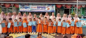 Momen Bahagia! TK Negeri Pembina Sungai Penuh Bagikan Rapor dan SKTB