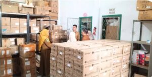 Kadinkes Sungai Penuh Sidak Instalasi Farmasi dan Puskesmas