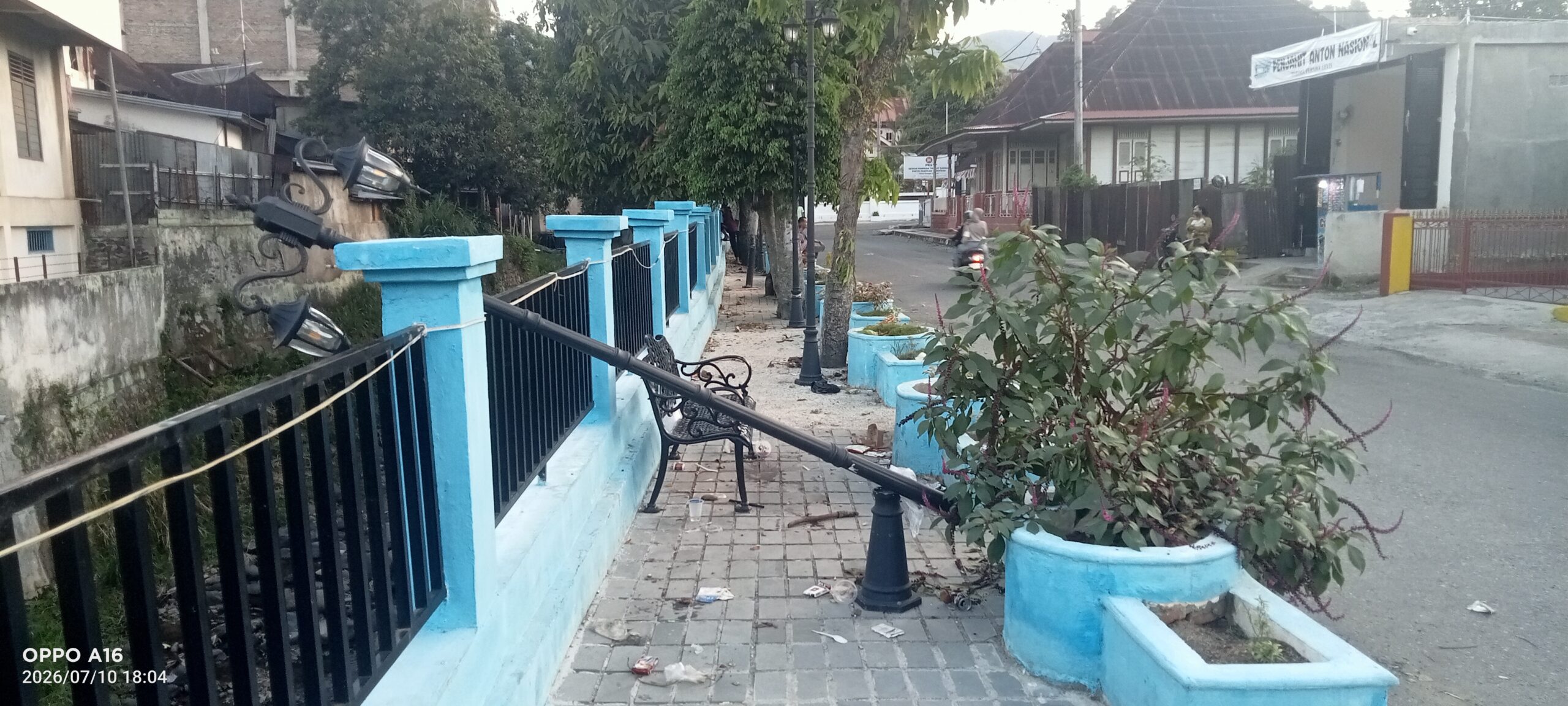 Lampu Taman Kelurahan Dusun Baru Dirusak, Warga Minta Pemkot Sungai Penuh Segera Bertindak