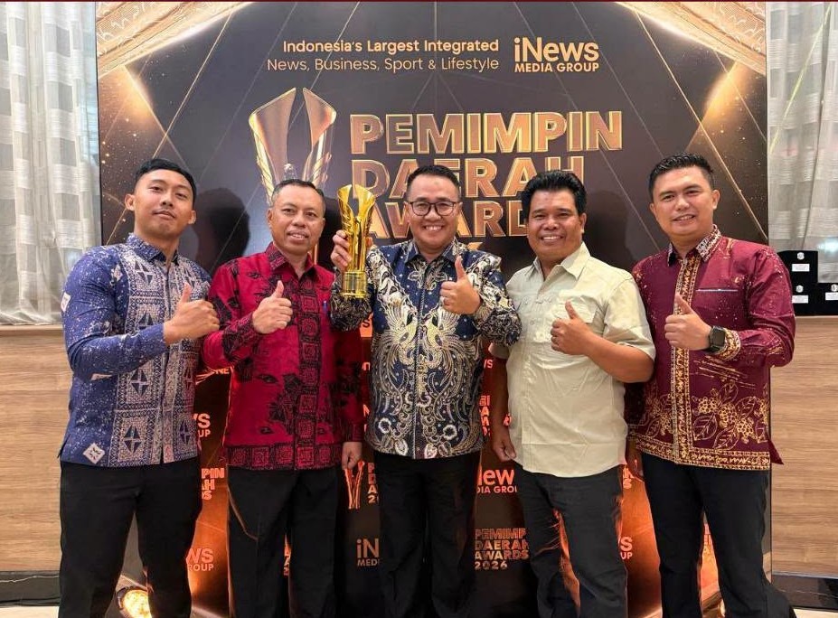 Wako Alfin meraih Pemimpin Daerah Awards 2026 kategori Apresiasi Inovasi Daerah untuk Pemkot Sungai Penuh.